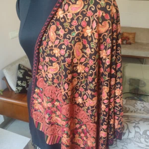 BLACK PASHMINA STOLE KASHMIRI CREWEL FLORAL EMBROIDERED SHAWL 100% CASHMERE - Picture 1 of 8