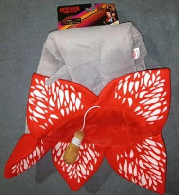 Stranger Things Demogorgon Cat Tunnel with Attached Catnip Toy ***NEW*** - Image 1 of 3