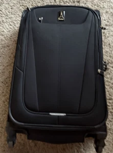 Travelpro Maxlite 5 Black 21 in Lightweight Expandable Carry-on Spinner Luggage - Picture 1 of 7