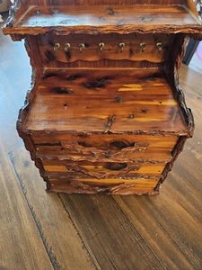 VINTAGE GEORGE C BROWN & CO INC GREENSBORO NC CEDAR BOX Cabin Decor - Picture 1 of 15