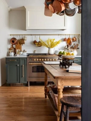 Riel de olla de latón envejecido sin lacar con ganchos de latón "S". Latón macizo 64 pulgadas Foto 1 de 4