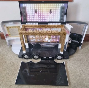 Rainbow High Puppe Vision World Tour Bus & Bühne 4-in-1 Spielset Spielzeug unvollständig - Bild 1 von 9