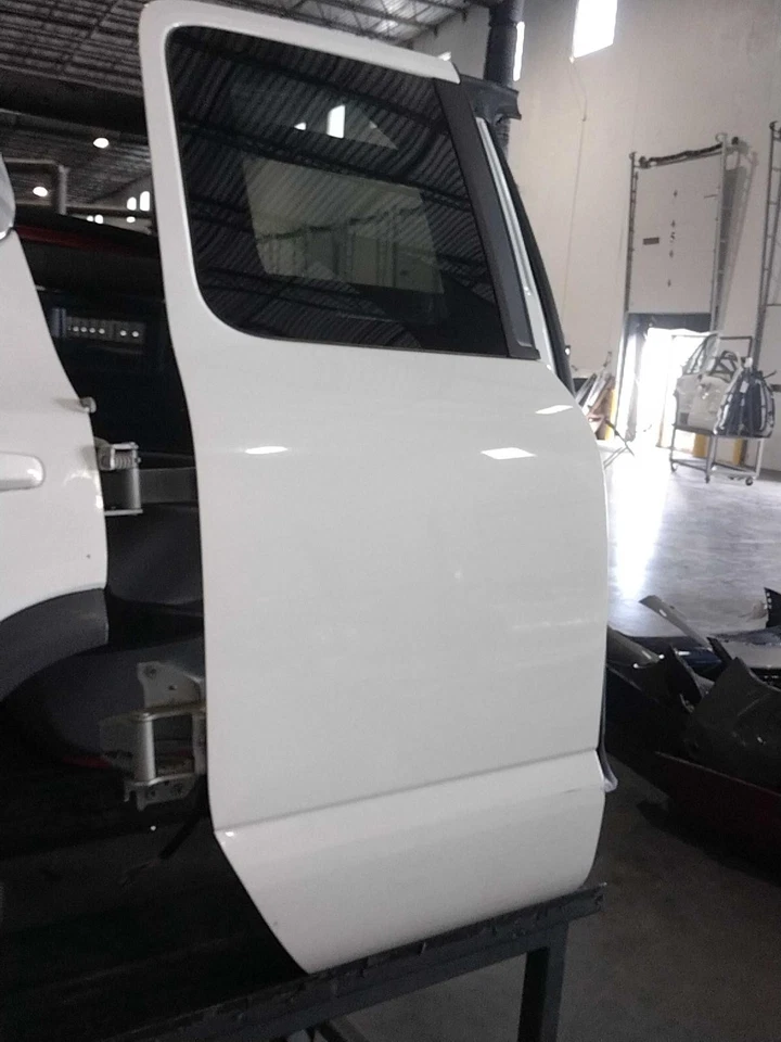 Tapa de cubierta usada se adapta a: Volkswagen Touareg 2013 sin luces traseras LED con alerón grado A Foto 1 de 1