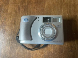 HP Photosmart 735 LCD Display 3.2MP Digital Camera with 3x Optical Zoom - Picture 1 of 2