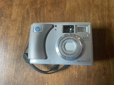 HP Photosmart 735 LCD Display 3.2MP Digital Camera with 3x Optical Zoom - Image 1 of 2
