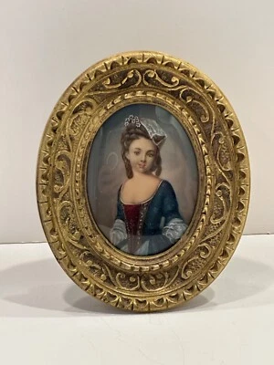 FRENCH CIRCA 1900 BRONZE PICTURE FRAME - Image 1 of 4