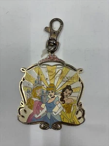 WDW Princess Lanyard Medal 2007 Pin Trading Belle Cinderella Aurora Large - Picture 1 of 3