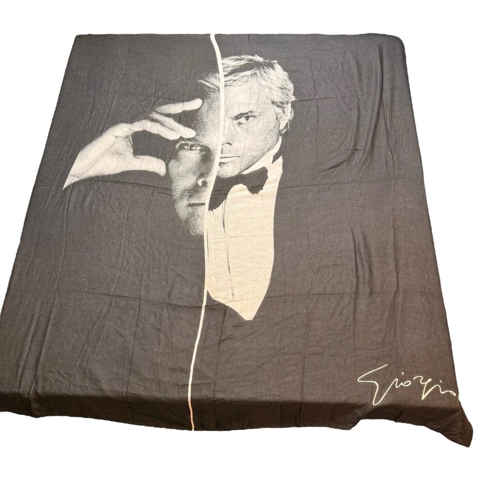 Bufanda Giorgio Armani vintage rara 52" x 66" retrato estampado negro blanco Foto 1 de 4