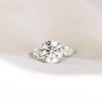 3.80 Ct IGI Lab Created Round Cut Diamond Engagement Ring in Solid 950 Platinum - Image 1 of 4