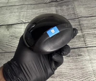 Microsoft 1560 Sculpt Ergonomic Mouse Includes Cover - NO USB DONGLE - Image 1 of 4