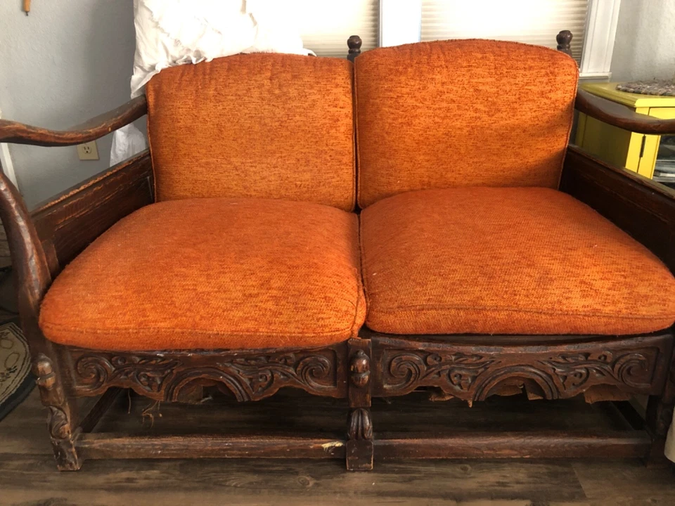 Antique live seat. Feudel oak - Image 1 of 1