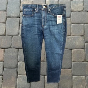 Levi/Signature Athletic Fit Jean 36X32 Dark Wash 99%Cotton/1% Elastane Flex NWT - Picture 1 of 4