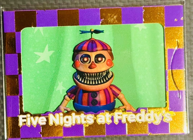 Preços baixos em Five Nights at Freddy's Video para jogos de cartas  colecionáveis