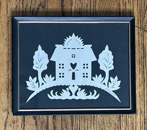 Vintage Happy Home Haus Landhaus Scherenschnitte Volkskunst skurril schwarz weiß - Bild 1 von 4