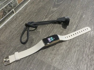 Fitbit Luxe Fitness Activity Tracker Small - Picture 1 of 9
