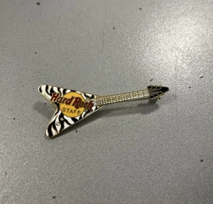 Seltene Staff Gitarren Pin Hard Rock Cafe Sammlerstück - Bild 1 von 4