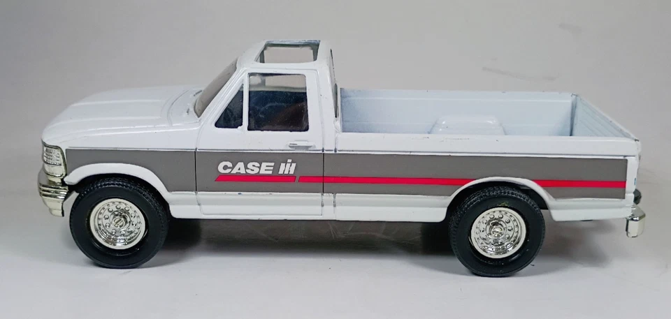 Ertle Ford F-250 Case IH Dealership Pick Up Truck 1/25 Scale. - Image 1 of 4