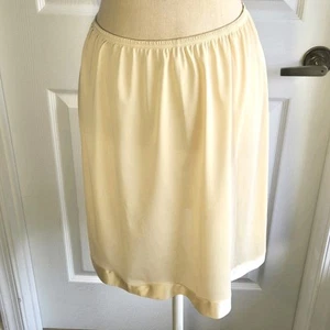 Vanity Fair Vintage Half Slip Size L Champagne Satin Trim Made In USA Lingerie - Picture 1 of 7