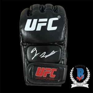 Guante de Lucha UFC Firmado por Cody Garbrandt BAS Beckett Certificado de Autógrafo Sin Amor - Imagen 1 de 2