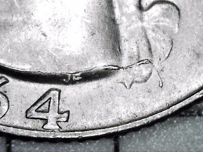 1964 WASHINGTON QUARTER ~ OBVERSE 'DIE CHIP' ERROR ~ NICE BU CONDITION - Image 1 of 4