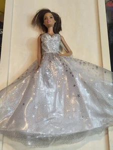 2001 HAPPY HOLIDAYS CELEBRATION BARBIE, SPECIAL wrong doll C309G  - Picture 1 of 12