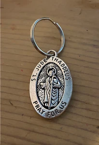Pewter Silver 40x25mm St Jude Thaddeus medal on a 25mm Keychain Keyring - Picture 1 of 2