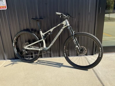 Rocky Mountain Element C30 130/120mm Sram Marzocchi - Image 1 of 4