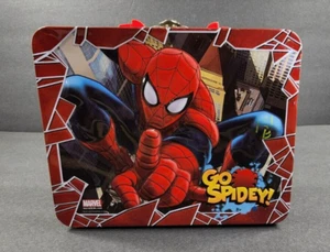 Marvel Ultimate Spider-Man Collectible Embossed Tin Lunchbox & 48 pc Puzzle 2013 - Picture 1 of 10