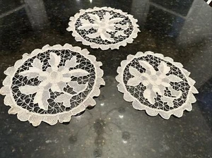 Vintage Doilies - Picture 1 of 5