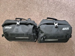 Givi UT808 Ultima-T 25 Litres Side Bags (Pair) - Picture 1 of 8