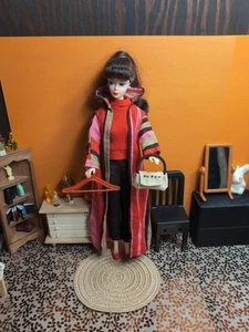 Conjunto clon Barbie vintage - plumero con capucha, pantalones, top, cartera, zapatos, percha - Imagen 1 de 22