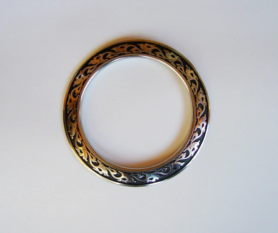Breast Collar Ring', Edelstahl, florales Muster 2 3/4" schwarz abgesetzt