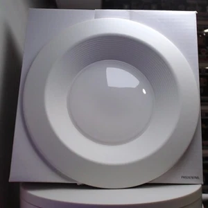 Halo RL 6 in Color Selectable 2700K to 5000K Replacement Recessed LED Light ONLY - Picture 1 of 2