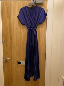 Purple Newlook Batwing V Neck Silk Like Flowy Dress Pleated Skirt Size 6 - Picture 1 of 4
