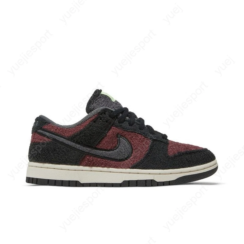 Nike Wmns Dunk Low Se Fleece Burgundy Crush DQ7579-600 - Image 1 of 4