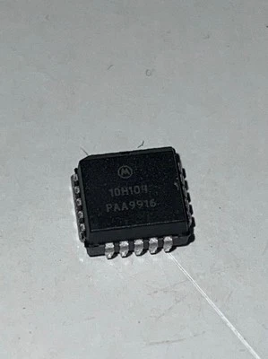 Lot of 5PCSx MC10H104FN New (Motorola) - Image 1 of 2