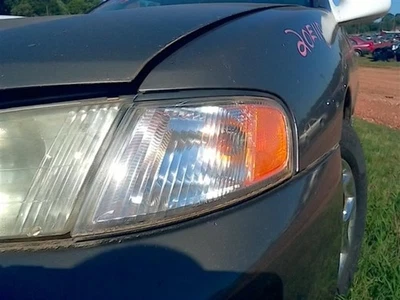 Driver Corner/Park Light Park Lamp-turn Signal Fits 98-99 Nissan Altima OEM - Image 1 of 4