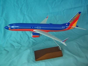 SOUTHWEST AIRLINES 737- MAX 8 1:130 N872CB DESK MODEL SKYMARKS - EXECUTIVE - Picture 1 of 2