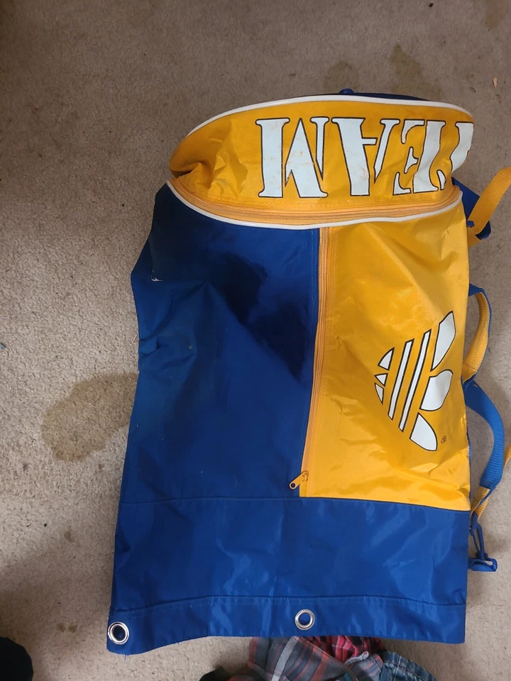Awesome adidas Vintage team Adidas duffel bag gym bag sport bag Adidas - Image 1 of 4