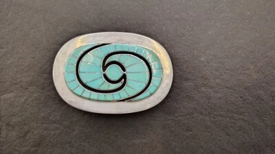 Hebilla de cinturón colibrí plateado y turquesa de Amy Quandelacy Foto 1 de 3