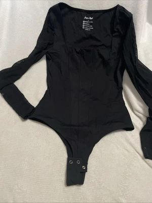 Body negro pequeño  Foto 1 de 4