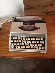 Vintage Royal Mercury Typewriter - Picture 1 of 5