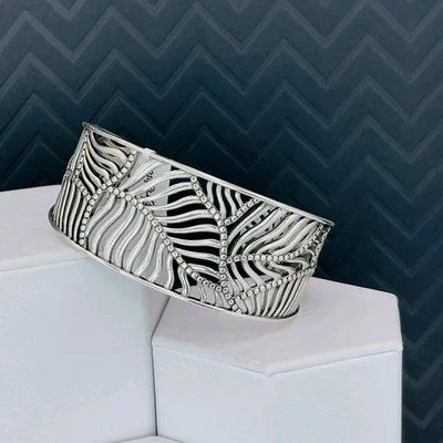 Brazalete Brighton Nuevo con Etiquetas Hoja de Palmetto Plata Diseño Recorte Ancho Precio de venta sugerido por el fabricante 128 USD Foto 1 de 4