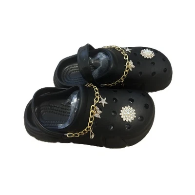 Zueco clásico negro con dijes dorados estilo de vida cómodo niño talla 3,5 EE. UU.-35Uk Foto 1 de 3