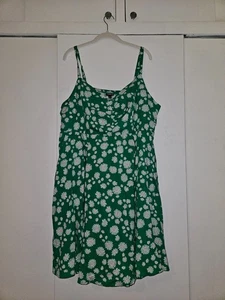 NWOT Torrid Mini Challis Skater Dress - Green w/ White Daisies (2X) - Picture 1 of 7