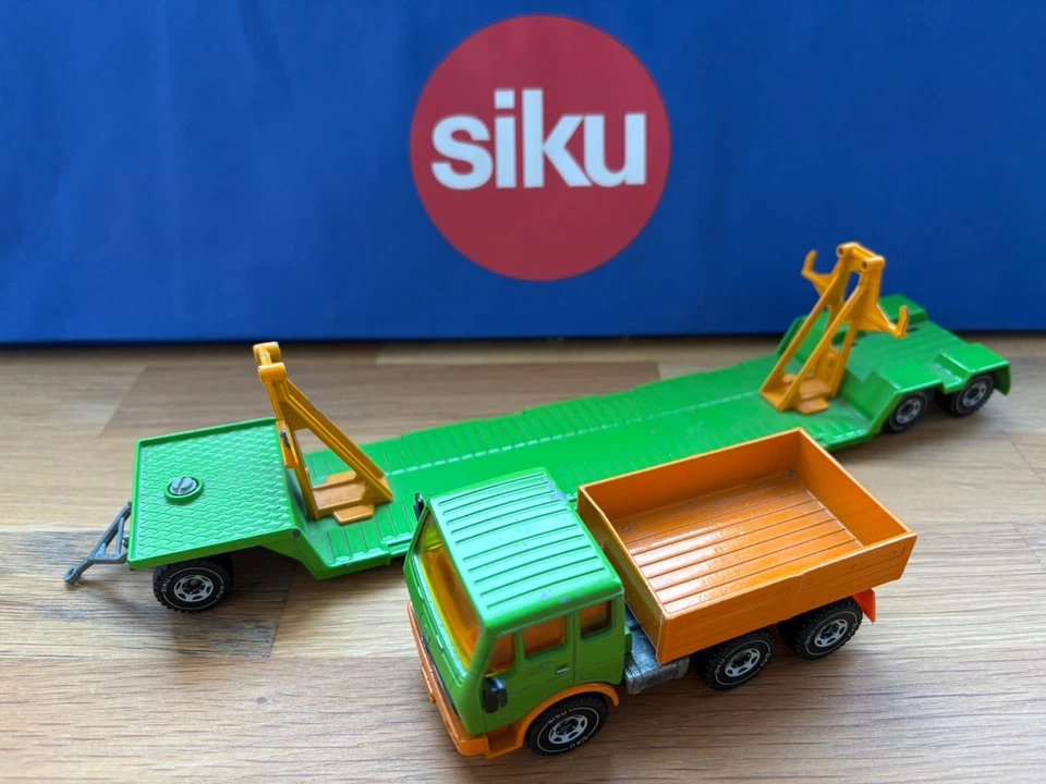 Siku 3713 Mercedes Benz 2232 NUR LKW mit Tieflader - Bild 1 von 4