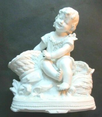Art Nouveau sculpture white porcelain biscuit: Girl with 2 baskets - Image 1 of 4