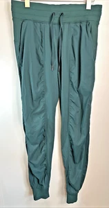 Pantalones Lululemon Dance Studio Jogger tiro medio talla 6 jaspe verde GRNJ 25051 USADOS EN EXCELENTE ESTADO - Imagen 1 de 10