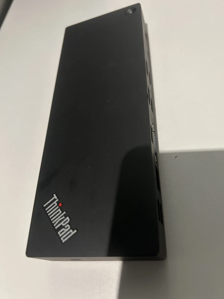 (Z) Base Lenovo DBB9003L1 Thinkpad Thunderbolt 3 *Sin cables* | SD20Q68232 | Foto 1 de 4