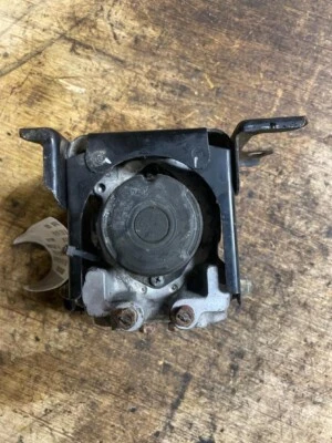 Bomba de freno antibloqueo Toyota Highlander 2001-2003 sin control de deslizamiento OEM Foto 1 de 2